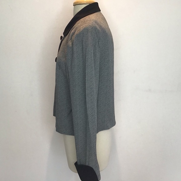Talbots Vintage 80’s black/white herringbone cropped four button jacket.Size 14. - Picture 6 of 9